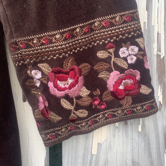 Embroidered long coat brown floral Nygard Collection - Picture 4 of 16
